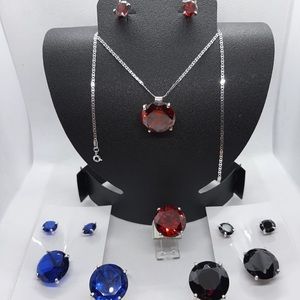 High quality necklace (color blue)